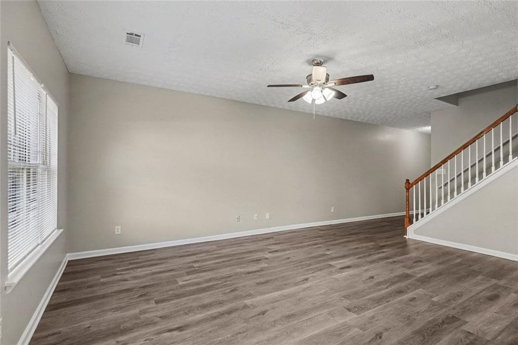 3 bedroom, 3 bathroom, 1,640 sq ft townhouse for sale at 1135 McConaughy Court, Mcdonough, GA 30253 — photo 5