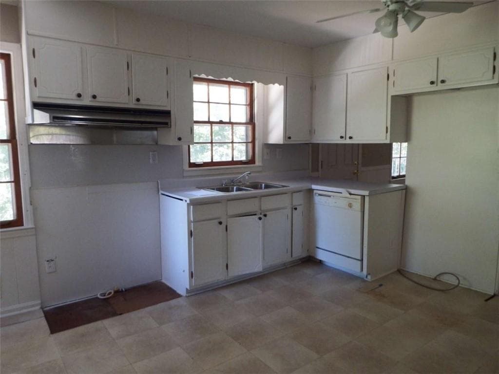4 bedroom, 3 bathroom, 2,201 sq ft single family residence for sale at 3766 Citation Drive, Decatur, GA 30034 — photo 4