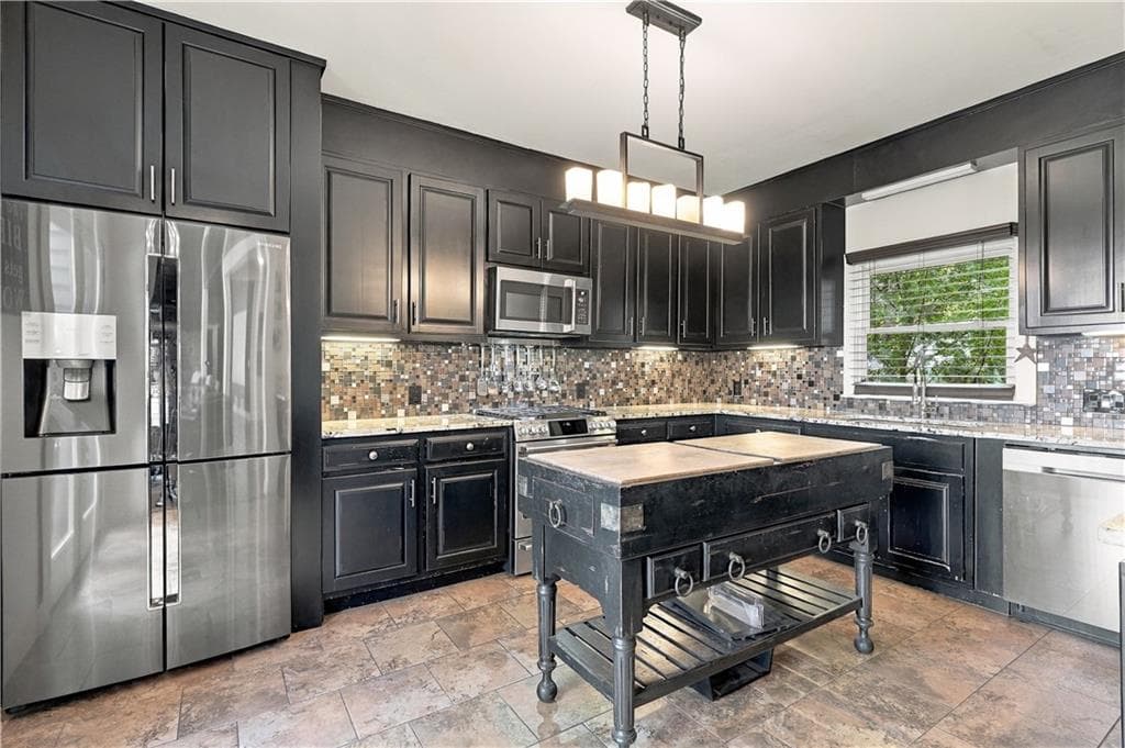 3 bedroom, 3 bathroom, 2,665 sq ft single family residence for sale at 411 Sanderlin Mountain Drive, Big Canoe, GA 30143 — photo 8