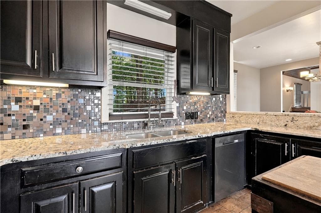 3 bedroom, 3 bathroom, 2,665 sq ft single family residence for sale at 411 Sanderlin Mountain Drive, Big Canoe, GA 30143 — photo 10