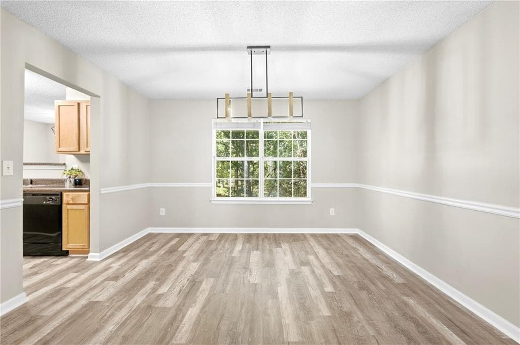 4 bedroom, 3 bathroom, 2,488 sq ft single family residence for sale at 4821 Galleon Crossing, Decatur, GA 30035 — photo 10