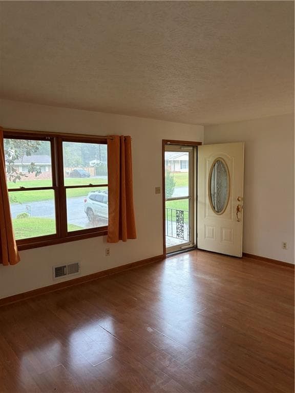 3 bedroom, 3 bathroom, 1,144 sq ft single family residence for sale at 2480 Burton Circle, Morrow, GA 30260 — photo 3