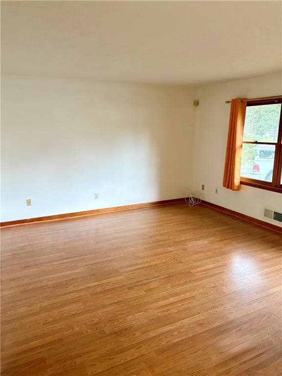 3 bedroom, 3 bathroom, 1,144 sq ft single family residence for sale at 2480 Burton Circle, Morrow, GA 30260 — photo 4