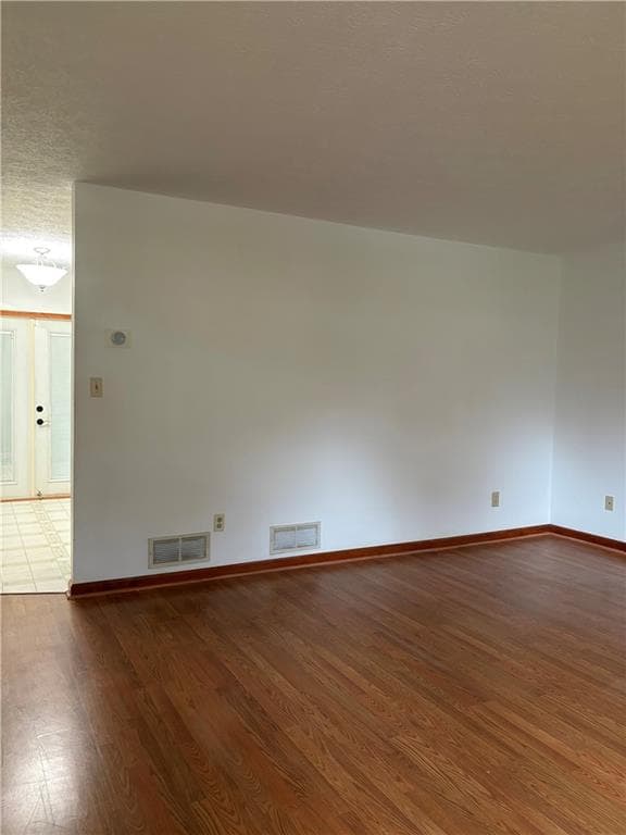 3 bedroom, 3 bathroom, 1,144 sq ft single family residence for sale at 2480 Burton Circle, Morrow, GA 30260 — photo 5
