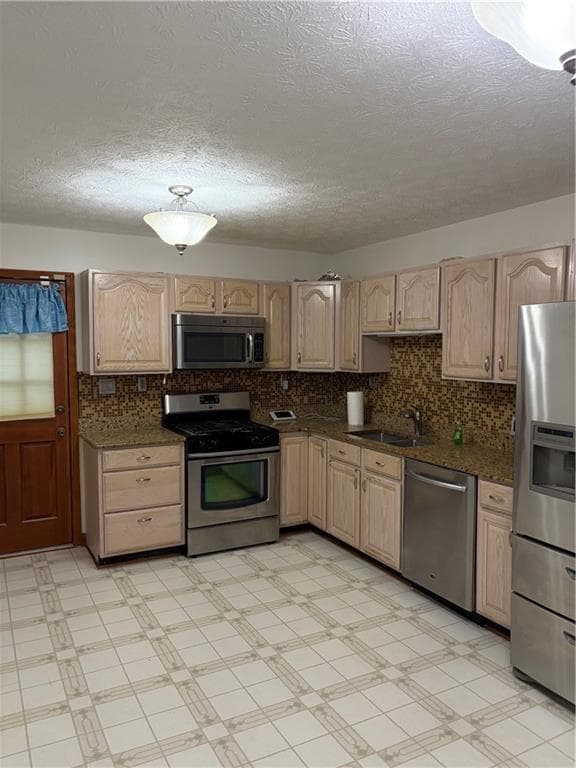 3 bedroom, 3 bathroom, 1,144 sq ft single family residence for sale at 2480 Burton Circle, Morrow, GA 30260 — photo 9