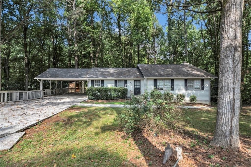 3 bedroom, 2 bathroom, 2,511 sq ft single family residence for sale at 1865 Oak Ridge Way, Lawrenceville, GA 30044 — photo 3