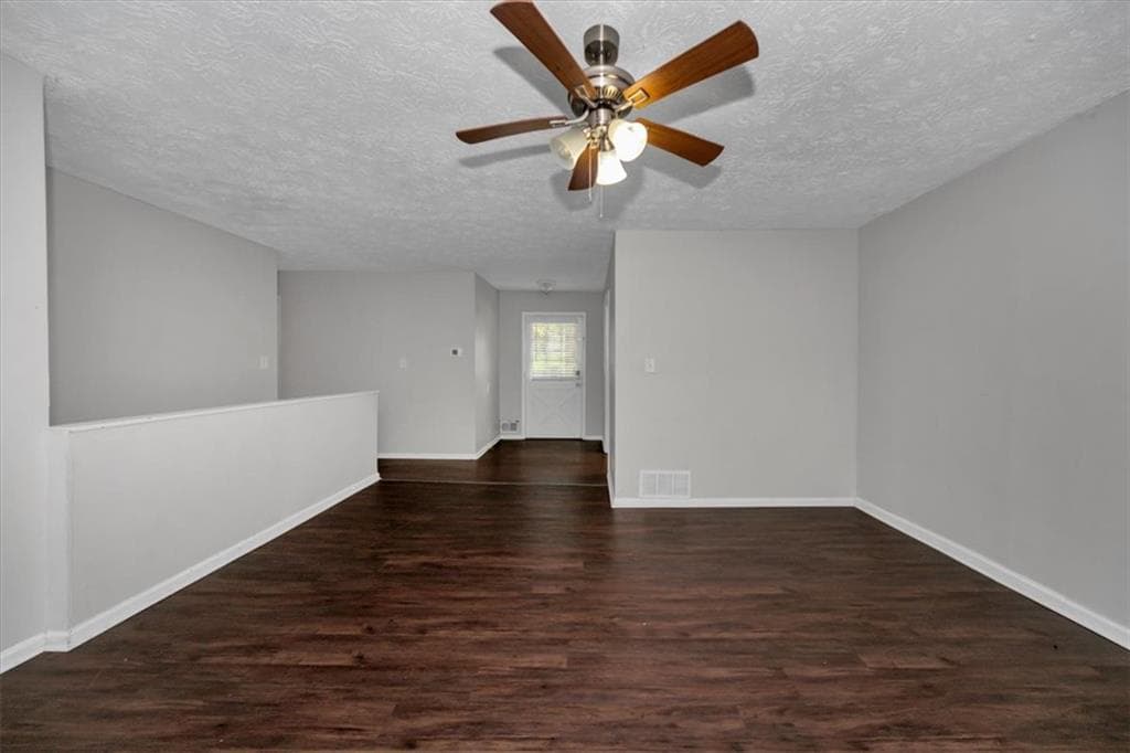 3 bedroom, 2 bathroom, 2,511 sq ft single family residence for sale at 1865 Oak Ridge Way, Lawrenceville, GA 30044 — photo 5