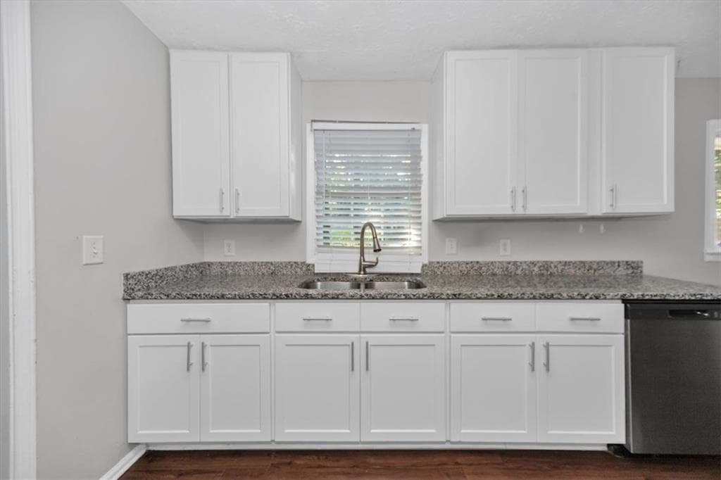 3 bedroom, 2 bathroom, 2,511 sq ft single family residence for sale at 1865 Oak Ridge Way, Lawrenceville, GA 30044 — photo 10