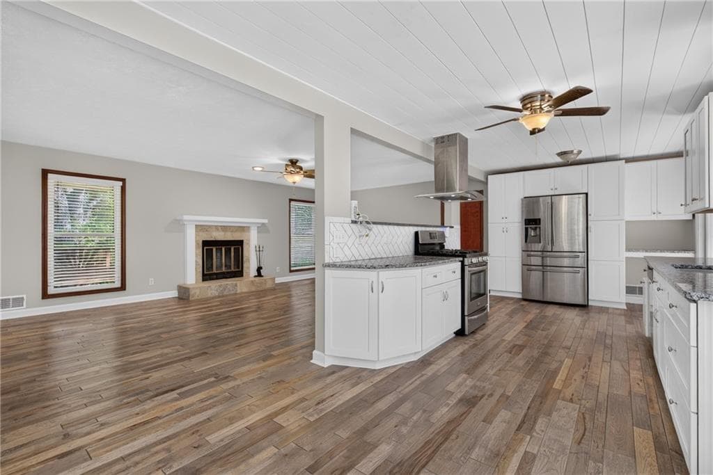 5 bedroom, 3 bathroom, 2,166 sq ft single family residence for sale at 5147 Dekalb Way, Stone Mountain, GA 30087 — photo 6