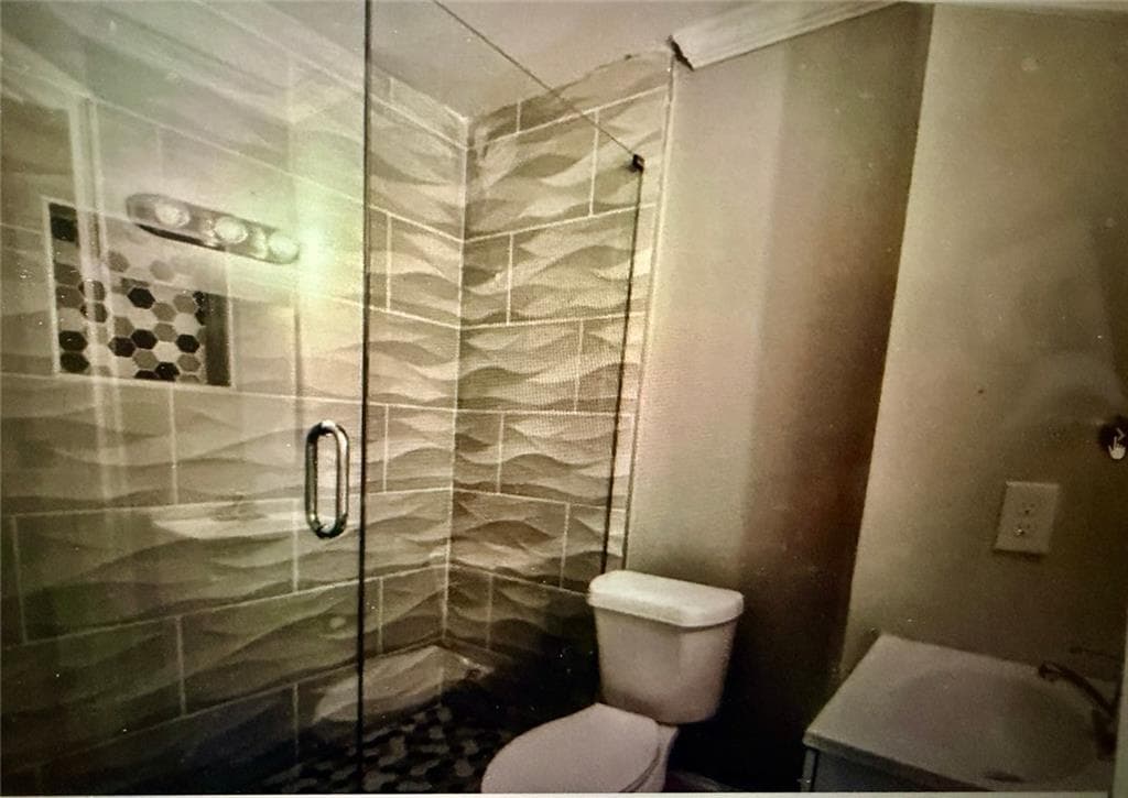 3 bedroom, 2 bathroom, 1,280 sq ft single family residence for sale at 1375 Graymont Drive, Atlanta, GA 30310 — photo 10