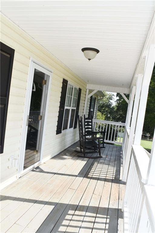 3 bedroom, 2 bathroom, 1,326 sq ft single family residence for sale at 5923 Carter Street, Lula, GA 30554 — photo 5
