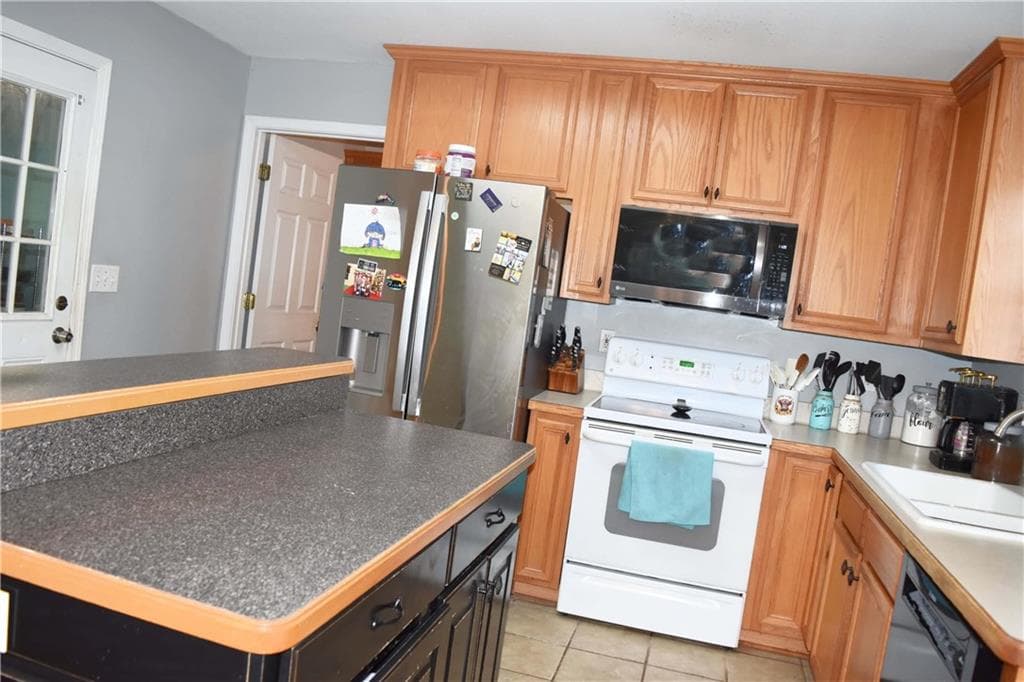 3 bedroom, 2 bathroom, 1,326 sq ft single family residence for sale at 5923 Carter Street, Lula, GA 30554 — photo 9