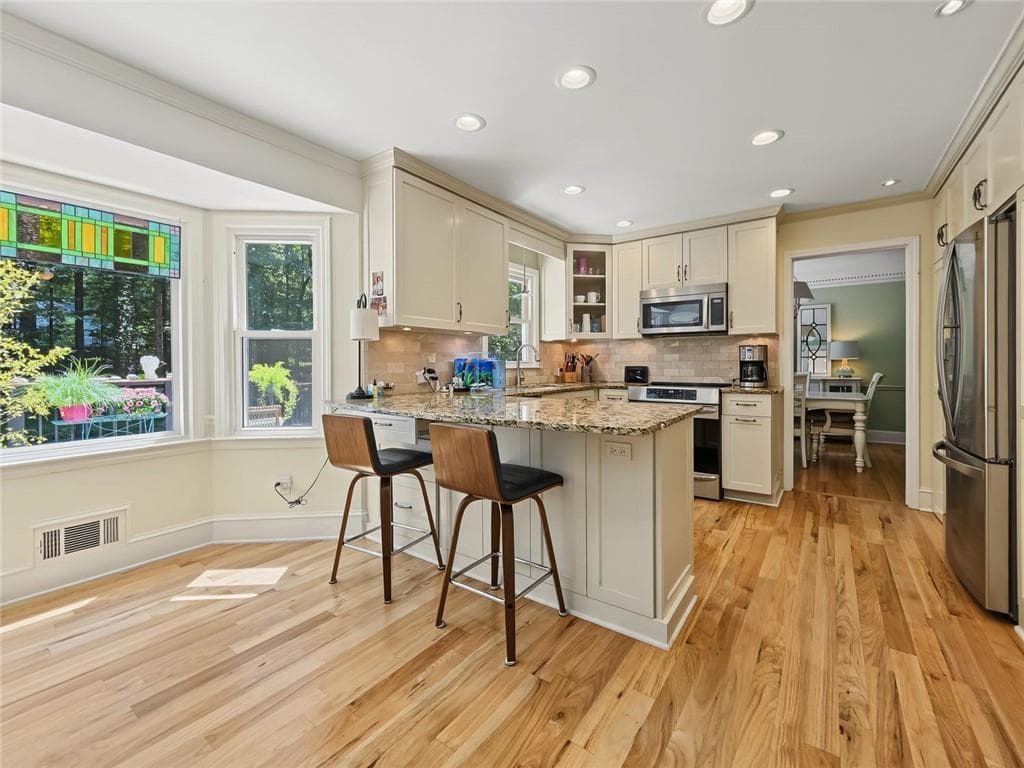 3 bedroom, 3 bathroom, 2,624 sq ft single family residence for sale at 5866 Match Point, Peachtree Corners, GA 30092 — photo 7