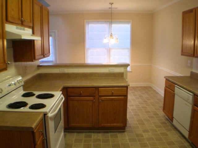 4 bedroom, 3 bathroom, 2,254 sq ft single family residence for rent at 3317 Pate Creek View, Snellville, GA 30078 for $2,475 a month — photo 4