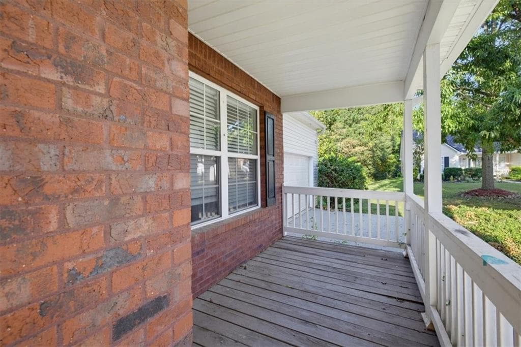 4 bedroom, 3 bathroom, 1,998 sq ft single family residence for sale at 310 Rockingham Drive, Loganville, GA 30052 — photo 8