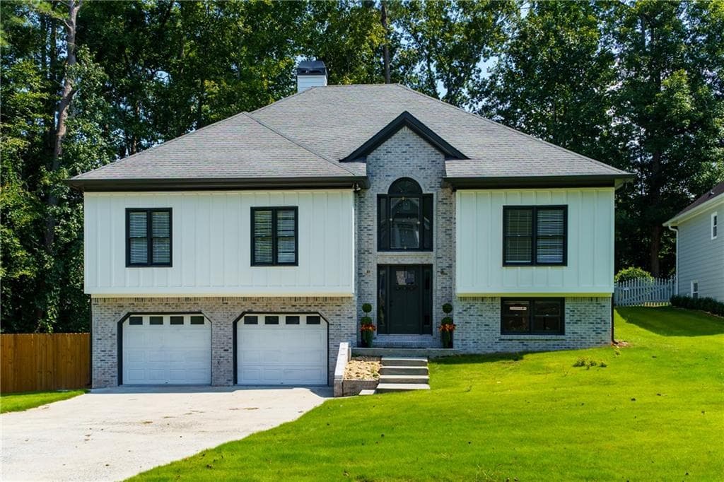 5 bedroom, 3 bathroom, 3,075 sq ft single family residence for sale at 209 Tennis Court Lane, Kennesaw, GA 30144