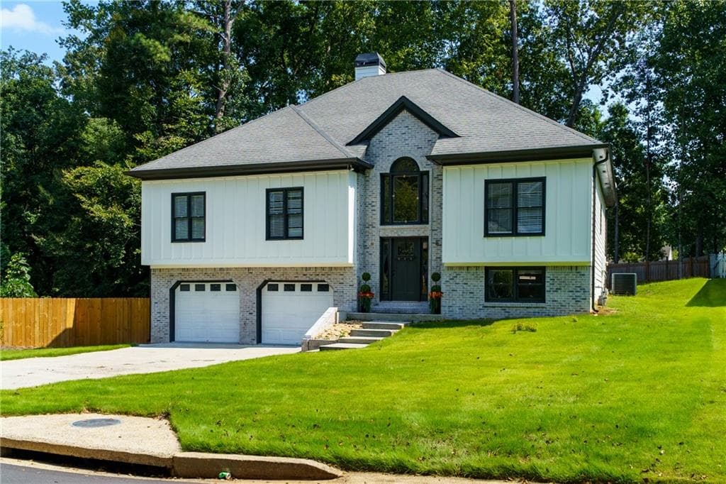 5 bedroom, 3 bathroom, 3,075 sq ft single family residence for sale at 209 Tennis Court Lane, Kennesaw, GA 30144 — photo 2