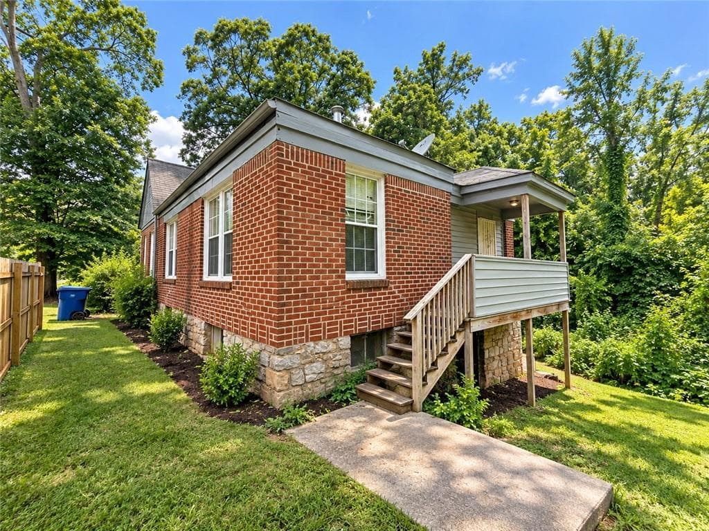3 bedroom, 1 bathroom, 1,278 sq ft single family residence under contract at 240 Westview Place, Atlanta, GA 30314 — photo 10
