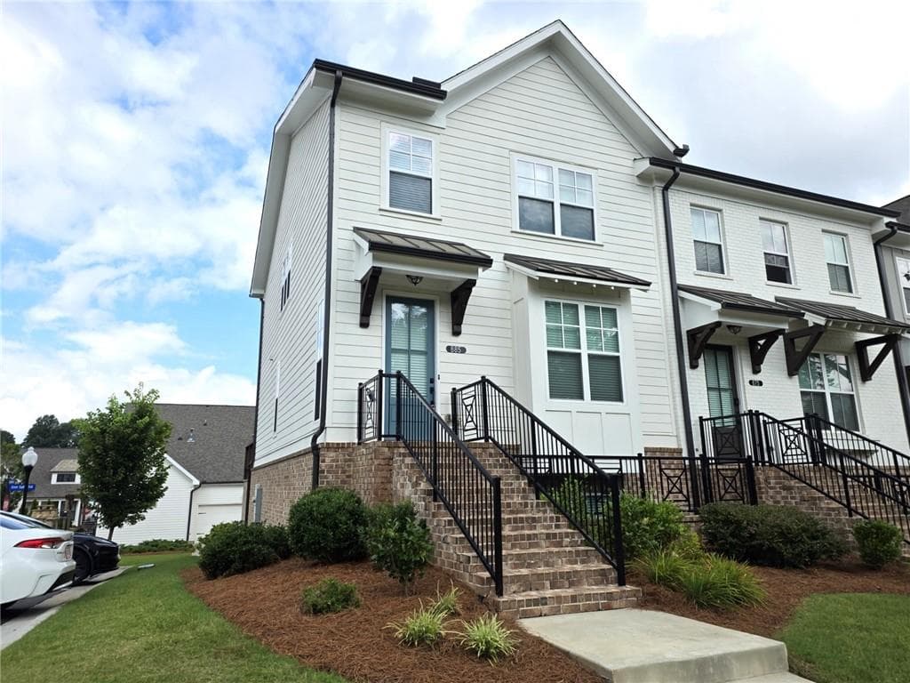 3 bedroom, 4 bathroom, 2,186 sq ft townhouse for rent at 885 Green Sapling Trail, Suwanee, GA 30024 for $2,700 a month — photo 1 of 28