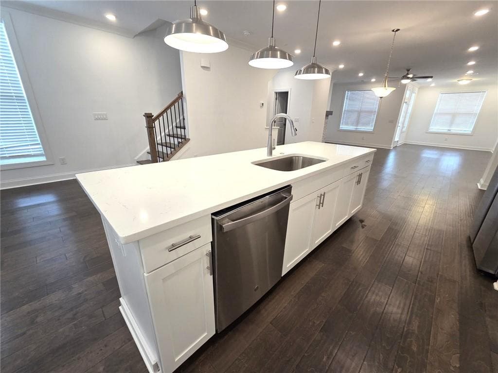 3 bedroom, 4 bathroom, 2,186 sq ft townhouse for rent at 885 Green Sapling Trail, Suwanee, GA 30024 for $2,700 a month — photo 5