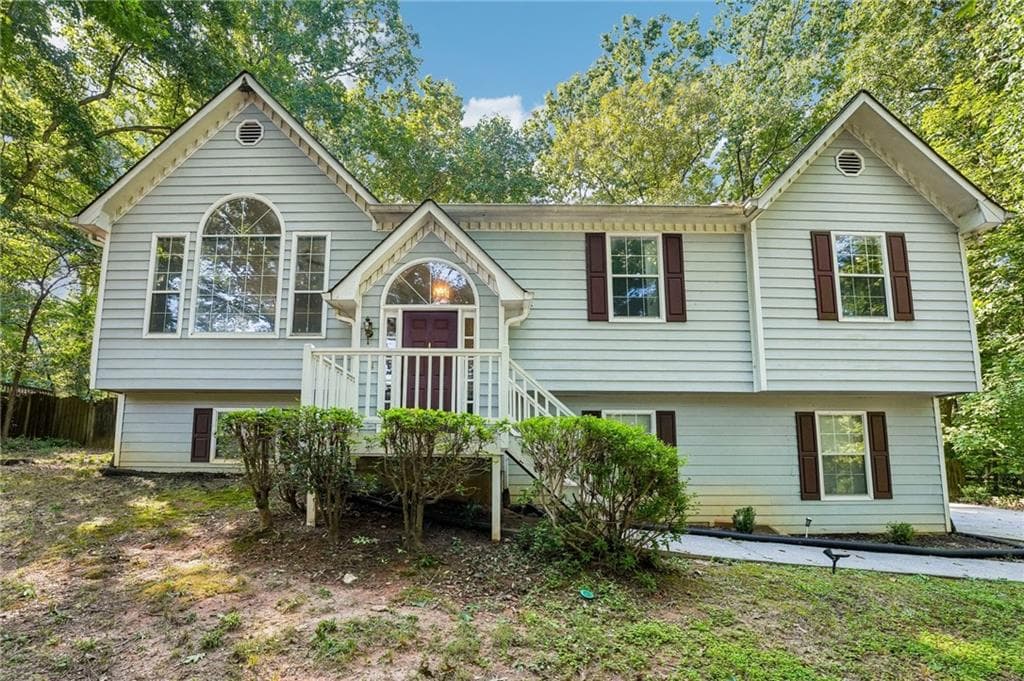 4 bedroom, 2 bathroom, 1,962 sq ft single family residence for sale at 143 Hartwood Drive, Woodstock, GA 30189 — photo 1 of 42