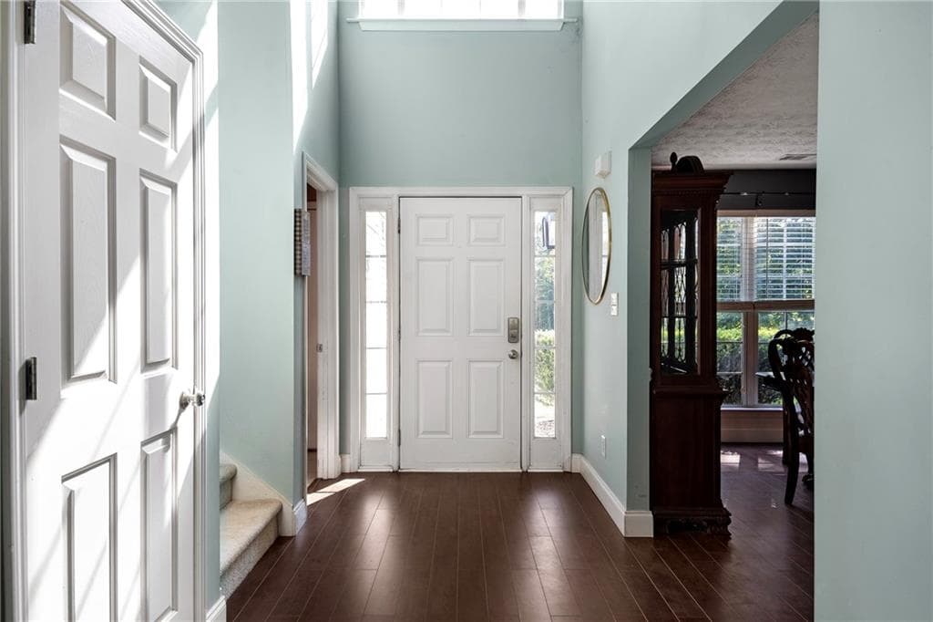 3 bedroom, 2 bathroom, 1,726 sq ft single family residence for sale at 4238 Riviere Point, Gainesville, GA 30507 — photo 3