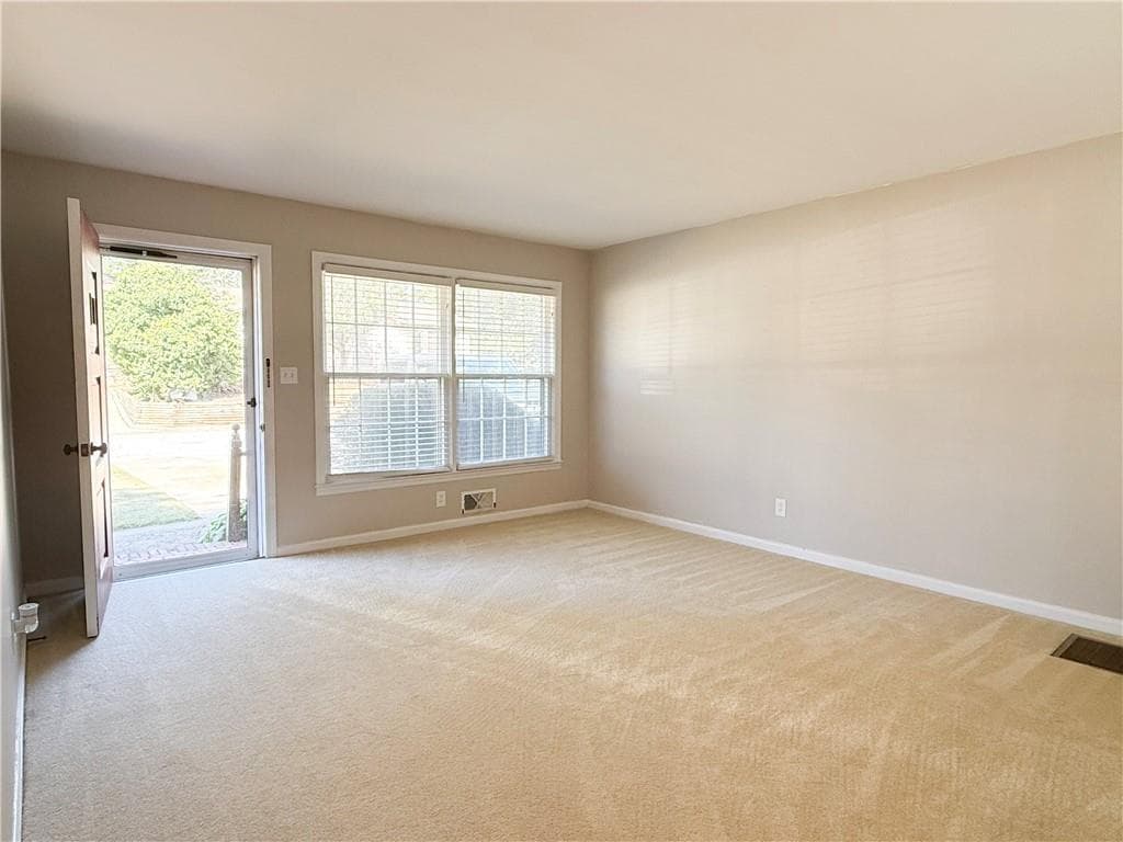 3 bedroom, 2 bathroom, 1,375 sq ft single family residence for sale at 504 Jackson Avenue, Palmetto, GA 30268 — photo 5