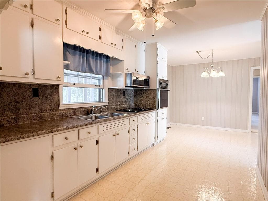 3 bedroom, 2 bathroom, 1,375 sq ft single family residence for sale at 504 Jackson Avenue, Palmetto, GA 30268 — photo 7