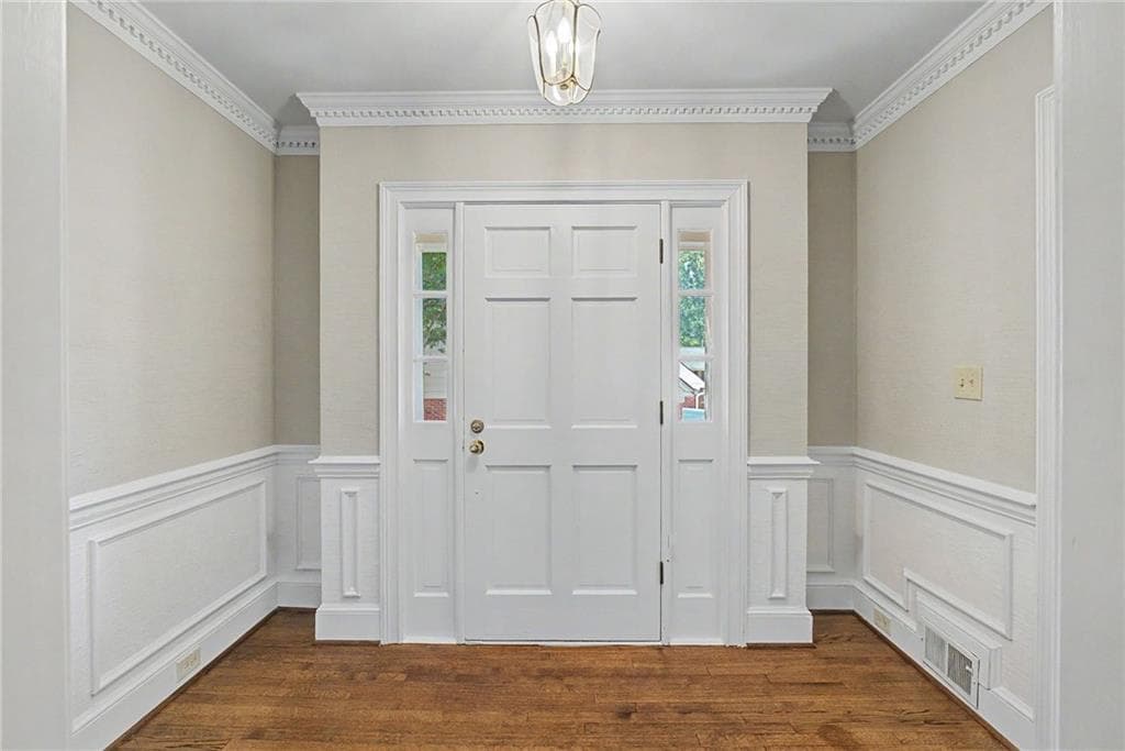 3 bedroom, 3 bathroom, 2,400 sq ft single family residence for sale at 1883 Bedfordshire Court, Decatur, GA 30033 — photo 6