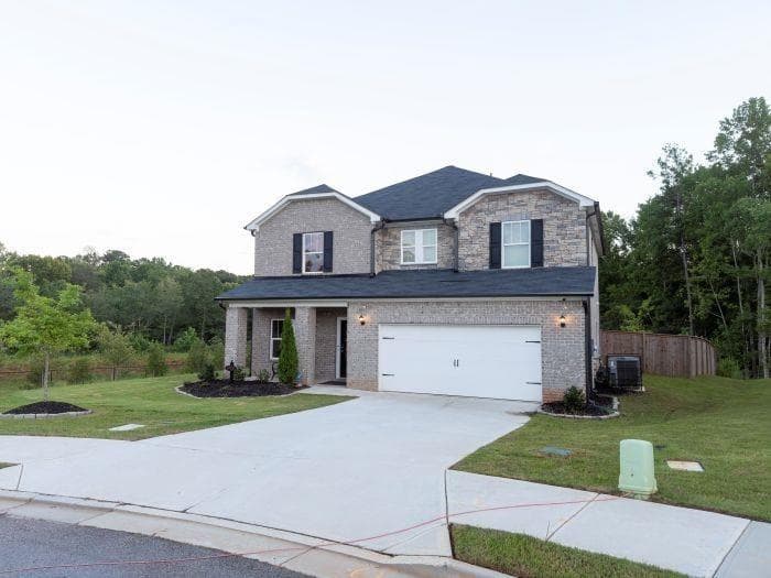 4 bedroom, 3 bathroom, 2,642 sq ft single family residence for rent at 6960 Newcastle Circle, Fairburn, GA 30213 for $2,900 a month — photo 2