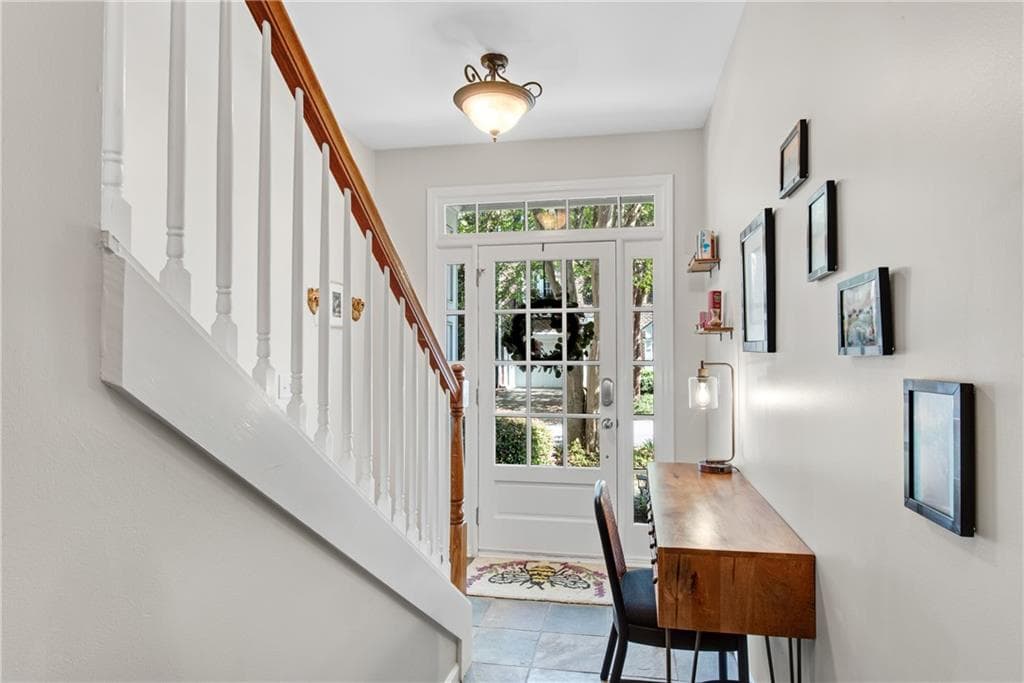 2 bedroom, 3 bathroom, 1,680 sq ft townhouse for sale at 2207 Waters Edge Trail, Roswell, GA 30075 — photo 4