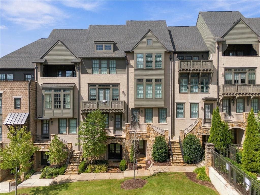 3 bedroom, 4 bathroom, 2,604 sq ft townhouse for sale at 6719 Encore Boulevard, Sandy Springs, GA 30328