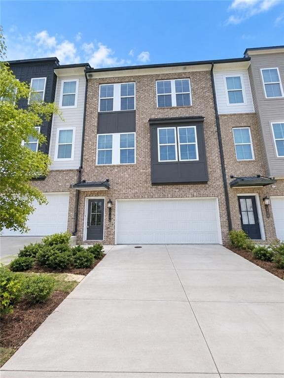 4 bedroom, 4 bathroom, 2,425 sq ft townhouse for rent at 1449 Creekside Cir NW, Atlanta, GA 30318 for $3,200 a month — photo 2