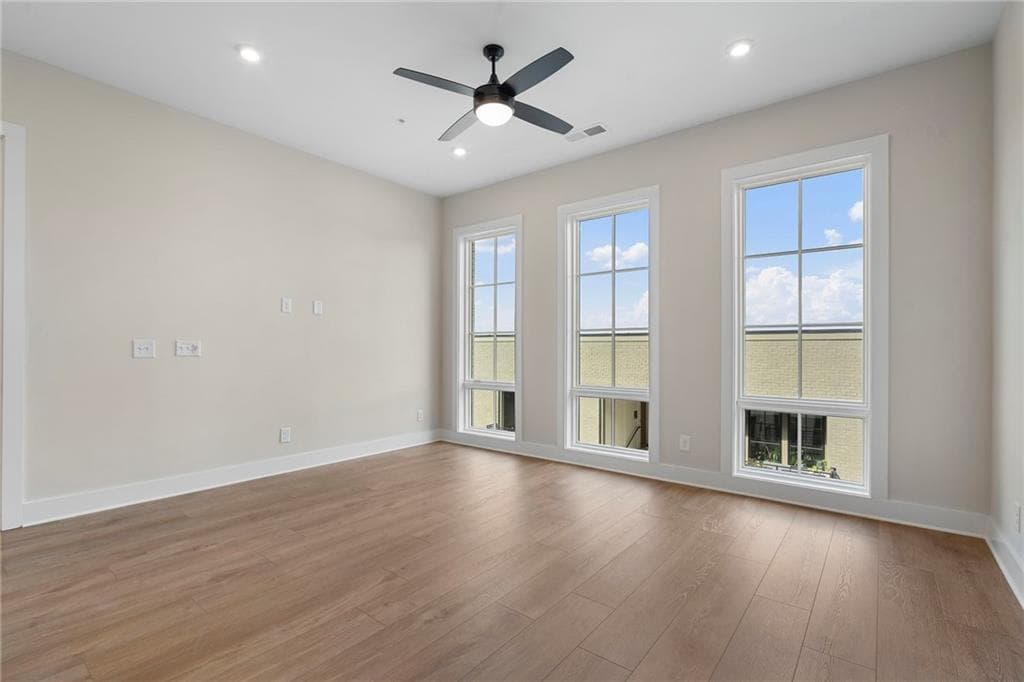 2 bedroom, 2 bathroom, 1,371 sq ft condominium for sale at 990 Bibbs Circle 34, Atlanta, GA 30318 — photo 6