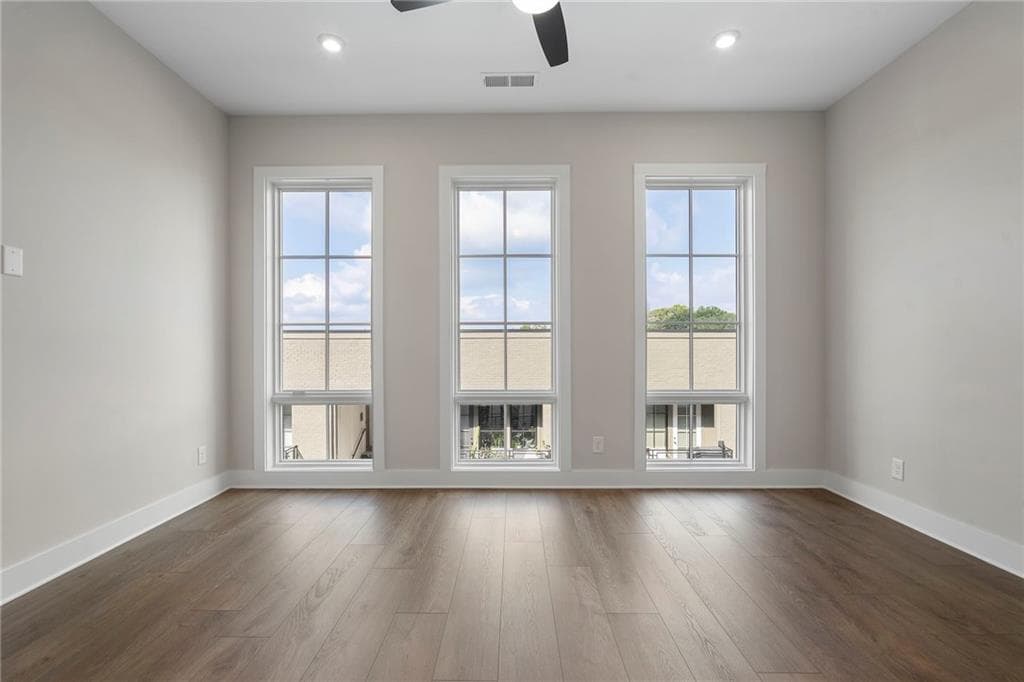 2 bedroom, 2 bathroom, 1,371 sq ft condominium for sale at 990 Bibbs Circle 34, Atlanta, GA 30318 — photo 7