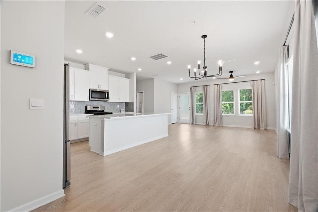 3 bedroom, 3 bathroom, 1,868 sq ft townhouse for sale at 1621 Flint River Place, Smyrna, GA 30126 — photo 4