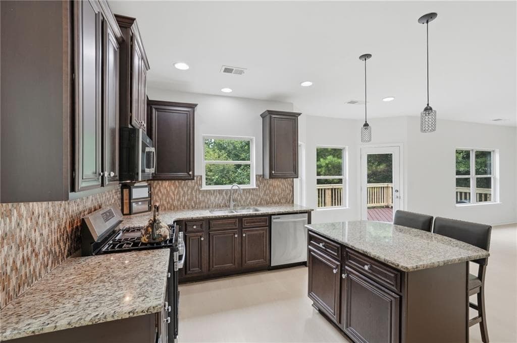4 bedroom, 3 bathroom, 2,446 sq ft single family residence for sale at 4960 Bucknell Trce, Cumming, GA 30028 — photo 10
