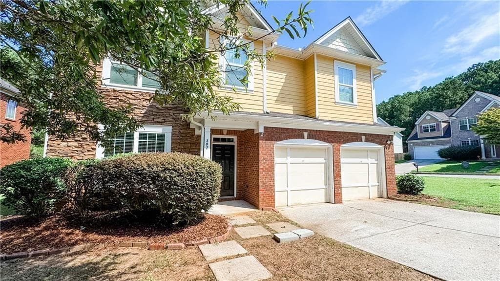 4 bedroom, 3 bathroom, 2,608 sq ft single family residence for sale at 4387 Savannah Drive, Atlanta, GA 30349 — photo 3