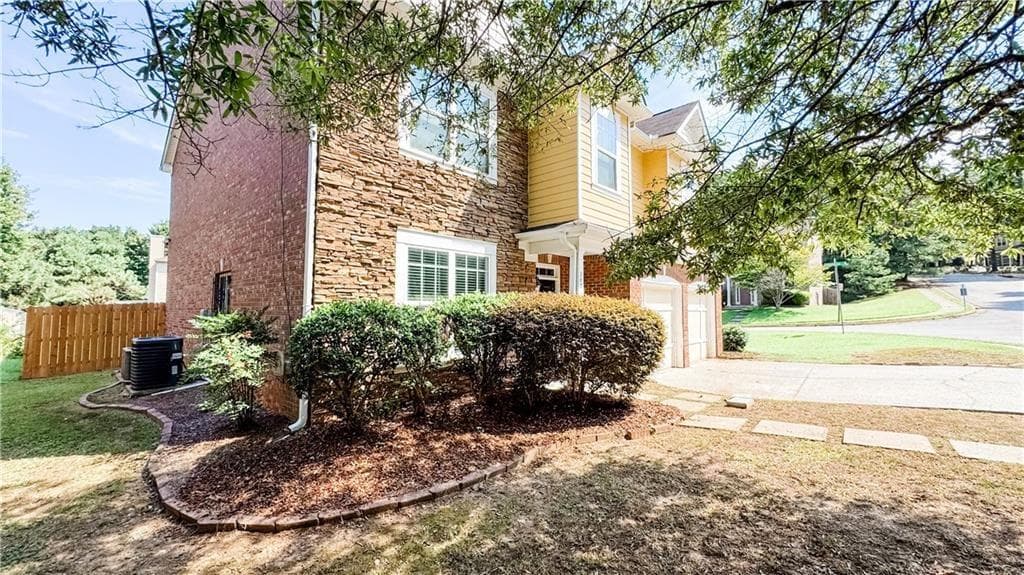 4 bedroom, 3 bathroom, 2,608 sq ft single family residence for sale at 4387 Savannah Drive, Atlanta, GA 30349 — photo 4