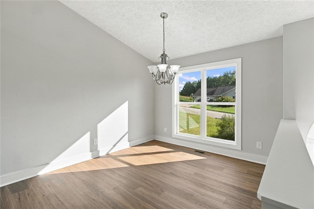 3 bedroom, 2 bathroom, 2,392 sq ft single family residence for sale at 6035 Daffodil Drive, Flowery Branch, GA 30542 — photo 4
