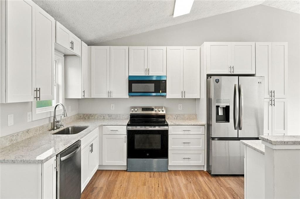3 bedroom, 2 bathroom, 2,392 sq ft single family residence for sale at 6035 Daffodil Drive, Flowery Branch, GA 30542 — photo 8
