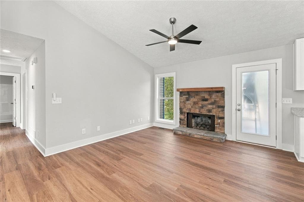 3 bedroom, 2 bathroom, 2,392 sq ft single family residence for sale at 6035 Daffodil Drive, Flowery Branch, GA 30542 — photo 10