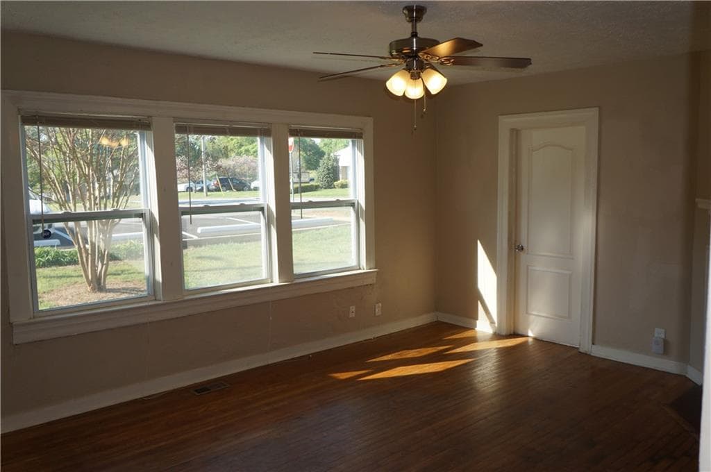 2 bedroom, 1 bathroom, 3,360 sq ft quadruplex for rent at 583 Colonial Circle, Marietta, GA 30060 for $1,150 a month — photo 4