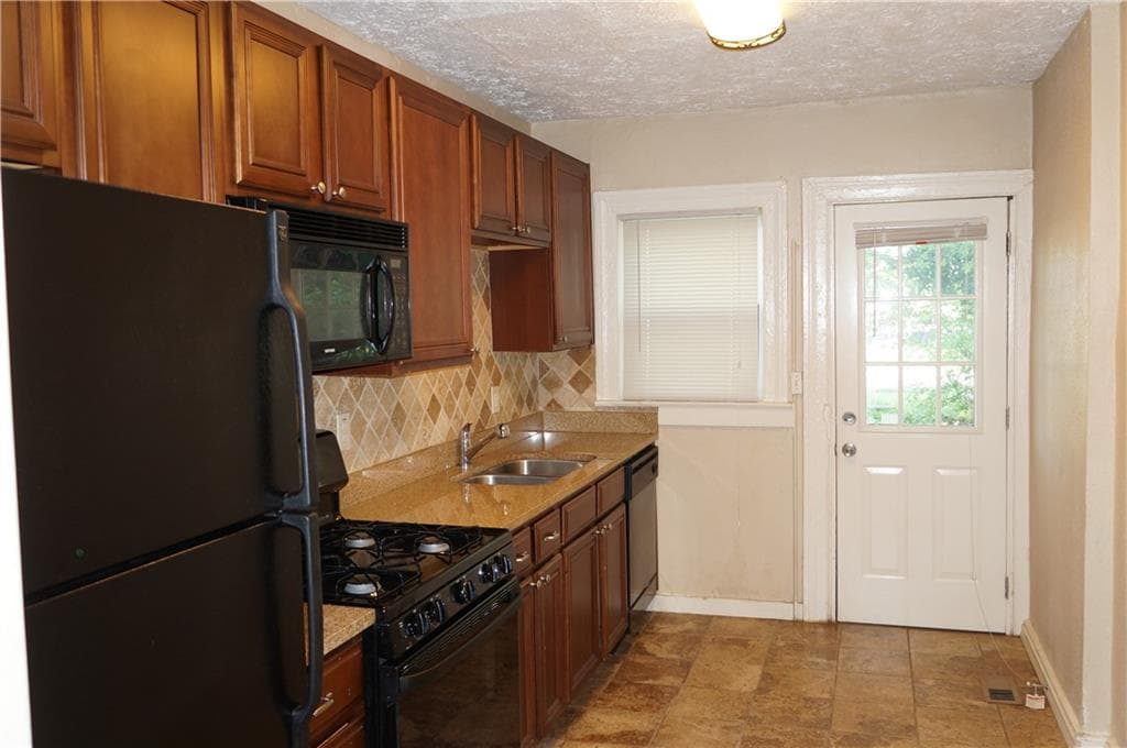 2 bedroom, 1 bathroom, 3,360 sq ft quadruplex for rent at 583 Colonial Circle, Marietta, GA 30060 for $1,150 a month — photo 5