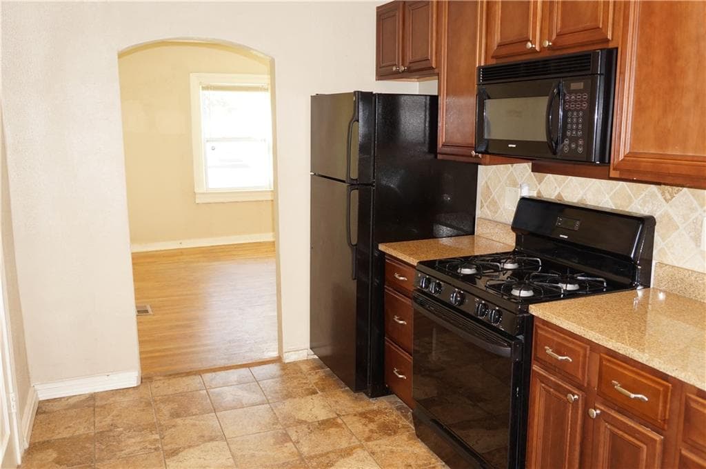 2 bedroom, 1 bathroom, 3,360 sq ft quadruplex for rent at 583 Colonial Circle, Marietta, GA 30060 for $1,150 a month — photo 6