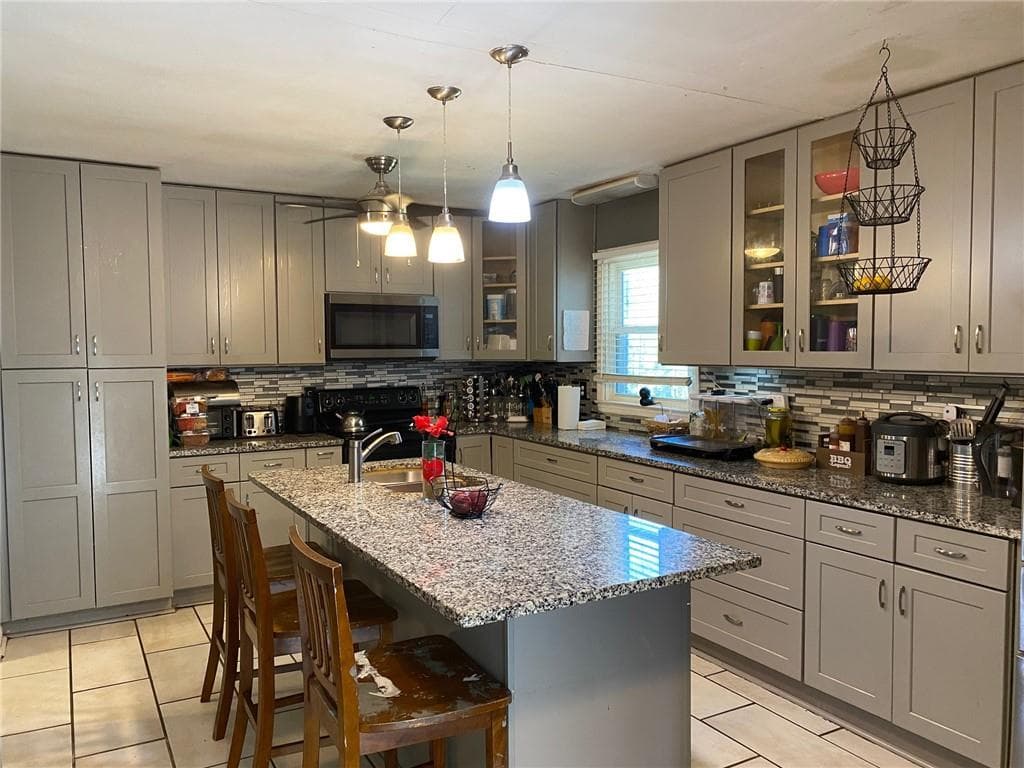 3 bedroom, 1 bathroom, 1,075 sq ft single family residence for sale at 2308 Clay Road, Austell, GA 30106 — photo 4