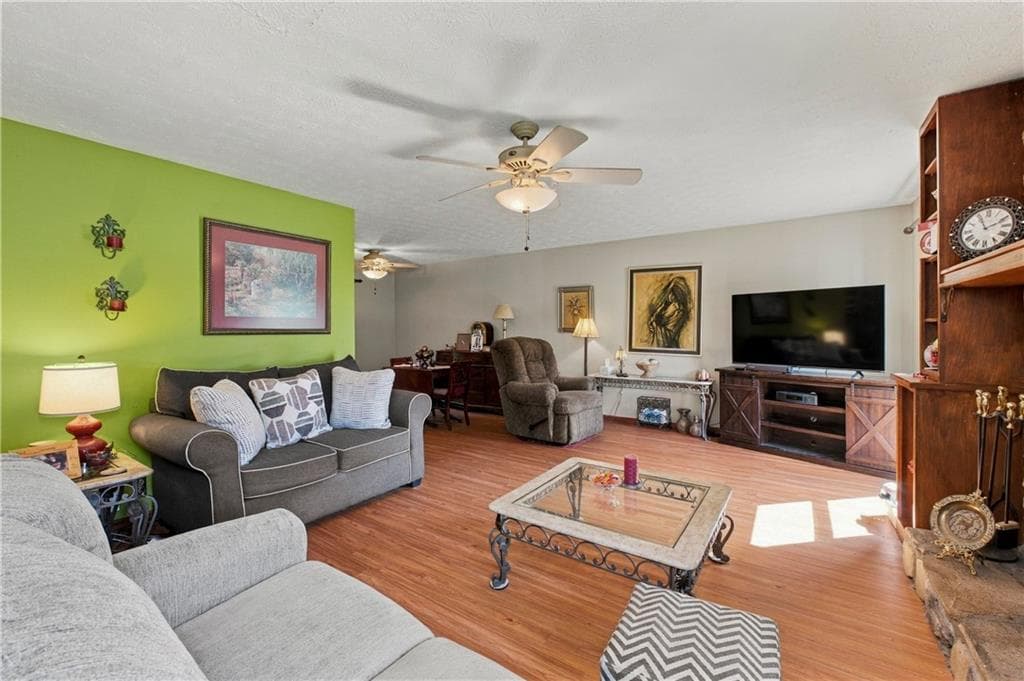 3 bedroom, 2 bathroom, 1,348 sq ft single family residence for sale at 1119 Blazing Ridge, Lawrenceville, GA 30046 — photo 6