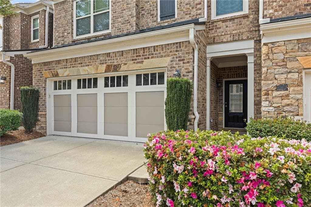 3 bedroom, 3 bathroom, 2,142 sq ft townhouse for sale at 13374 Canary Lane, Alpharetta, GA 30004 — photo 2