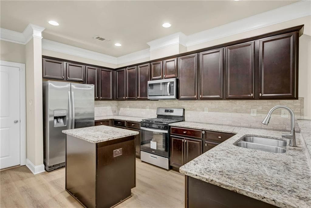 3 bedroom, 3 bathroom, 2,142 sq ft townhouse for sale at 13374 Canary Lane, Alpharetta, GA 30004 — photo 9