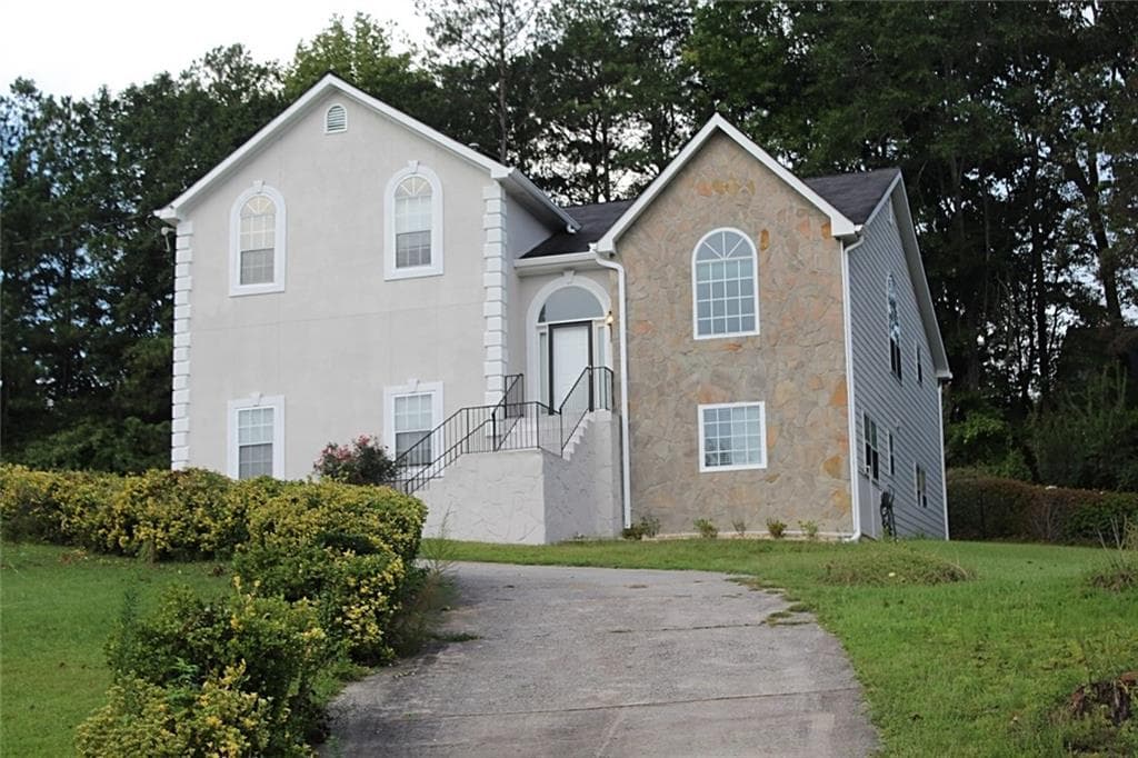 5 bedroom, 3 bathroom, 3,300 sq ft single family residence for sale at 2053 OakLeaf Lane, Lithia Springs, GA 30122